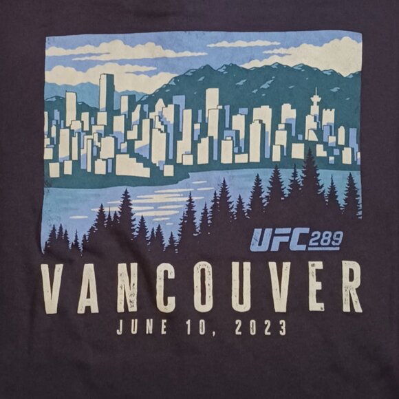 UFC Vancouver June 2023 Womens XL Cropped Hoodie Black Long Sleeve Drawstring - Picture 2 of 7